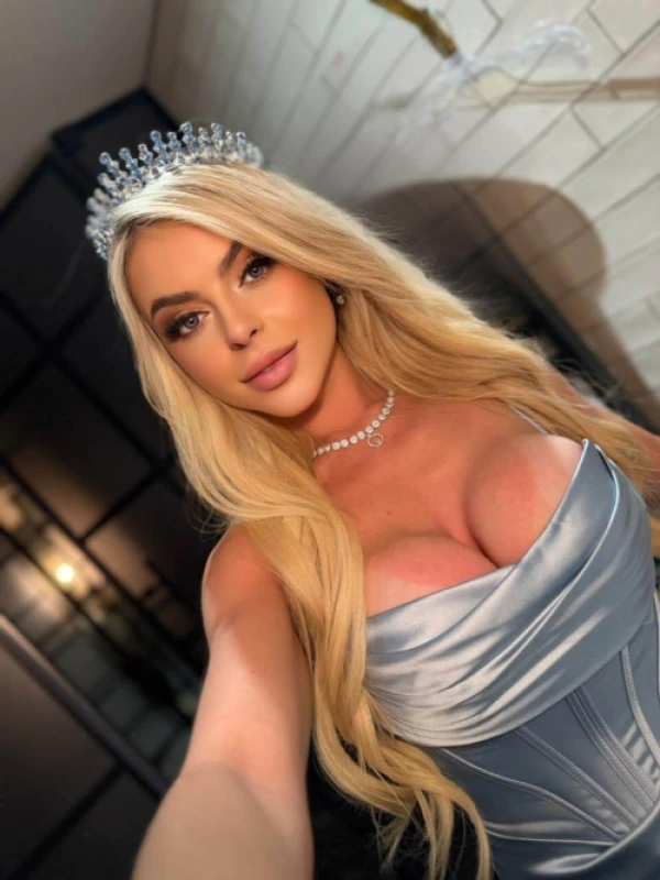 Barbie - Selfie 1