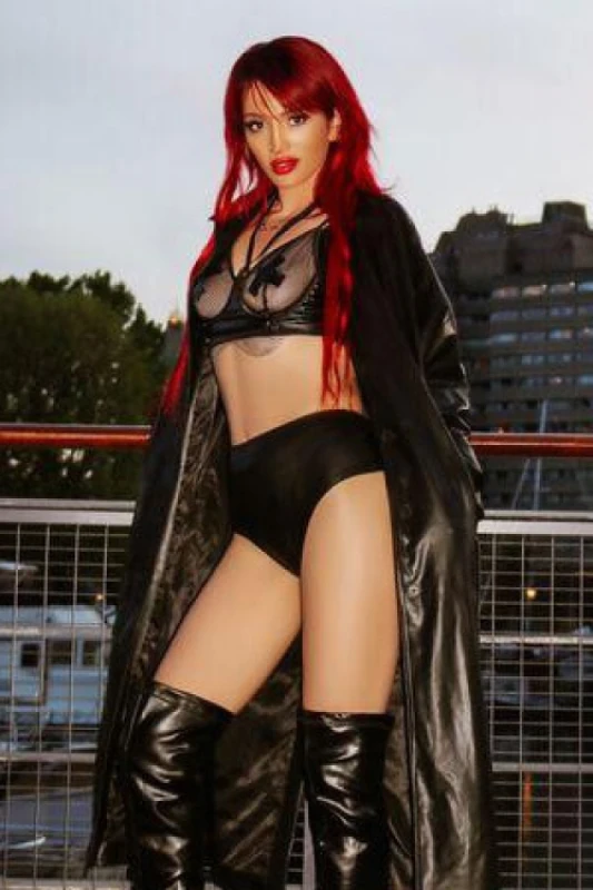 Mistress Alice - Photo 9