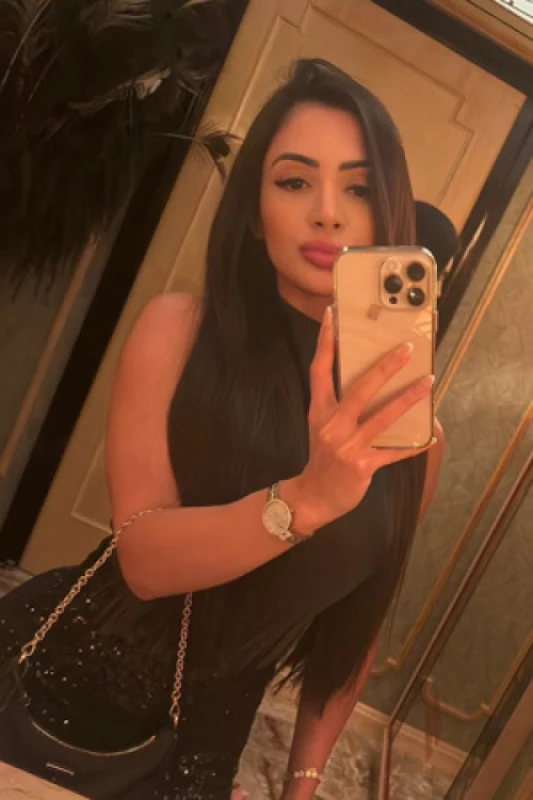Chanel - Selfie 6