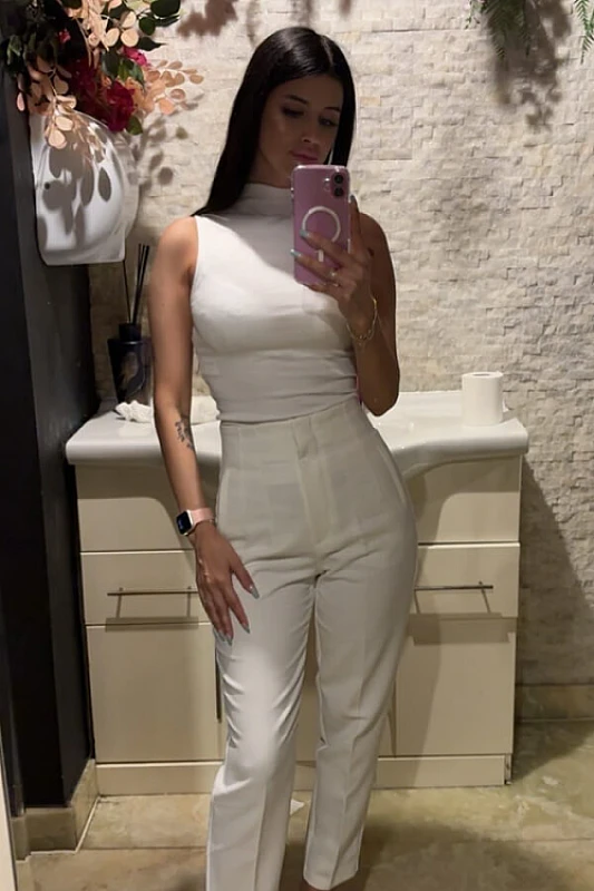 Adriana - Selfie 1