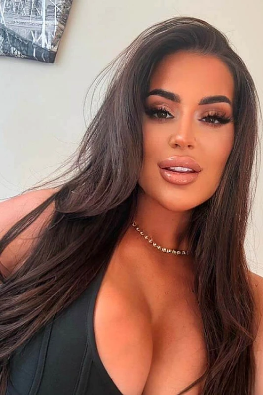 Monica - Selfie 1