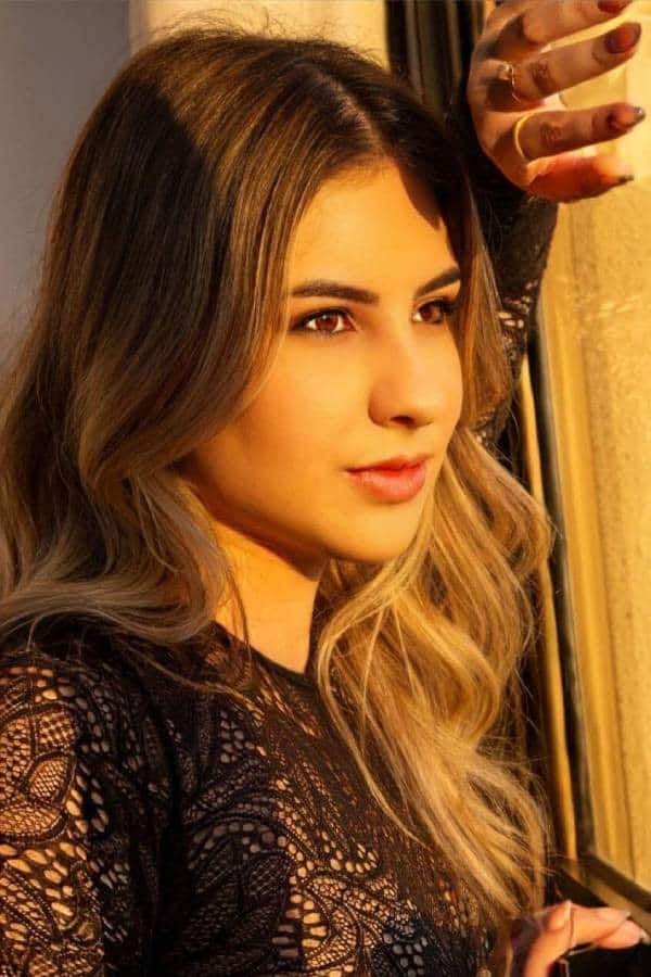 Elite Blonde Escort in Kensington Petra