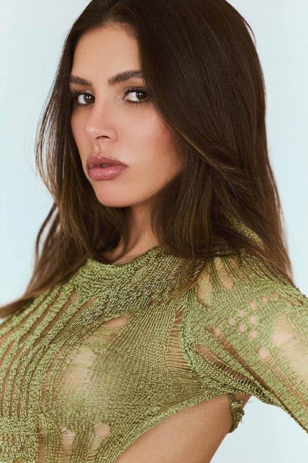 Open-Minded Escort Fabra