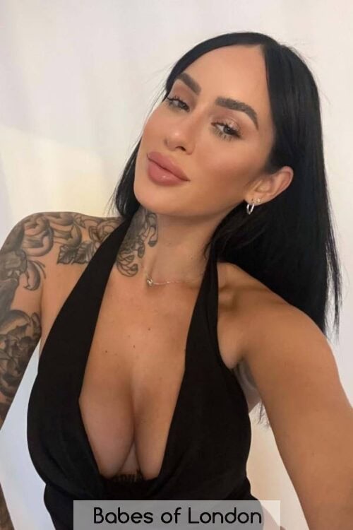 Busty London Escort Zari