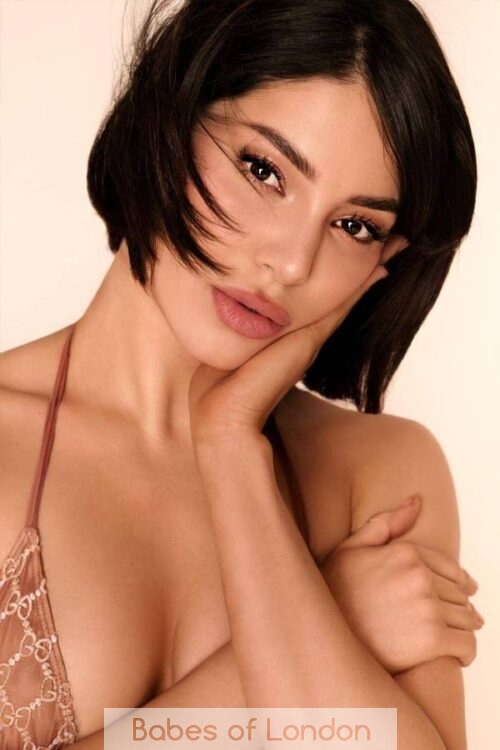 Tall Elite London Escort Alessia
