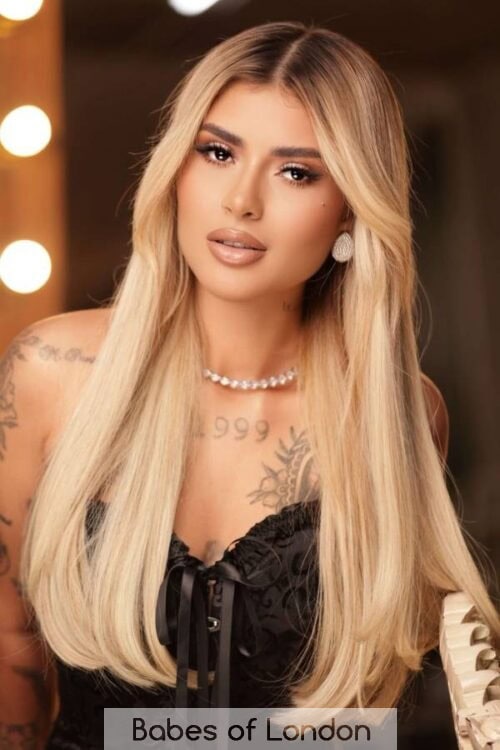Escort in Earls Court Massandra