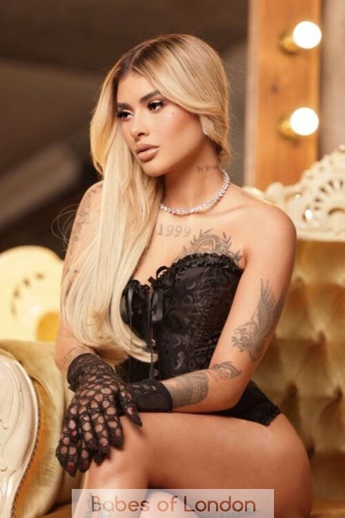Blonde London Escort Massandra