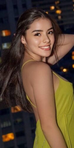 Petite Escort in Kensington Scuba